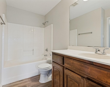 417 Brookhollow Lane - Photo Thumbnail 19