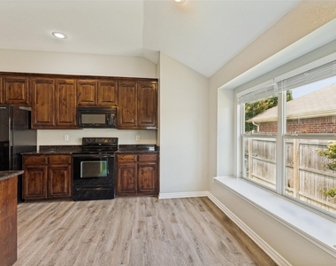 417 Brookhollow Lane - Photo Thumbnail 10