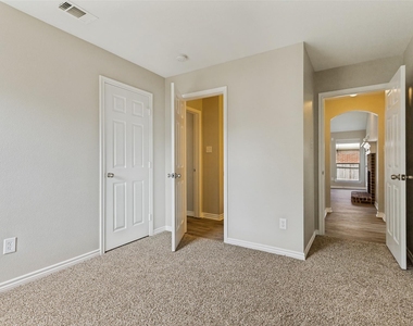 417 Brookhollow Lane - Photo Thumbnail 18