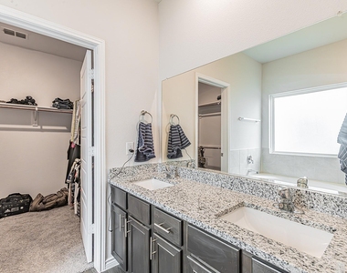 2421 Dahlia Drive - Photo Thumbnail 16