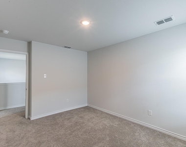 2421 Dahlia Drive - Photo Thumbnail 28