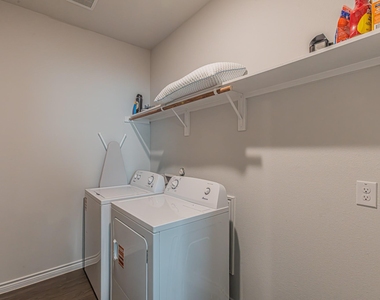 2421 Dahlia Drive - Photo Thumbnail 2