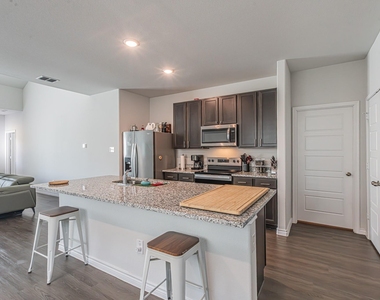 2421 Dahlia Drive - Photo Thumbnail 5