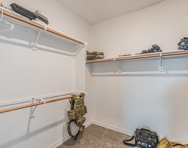 2421 Dahlia Drive - Photo Thumbnail 17