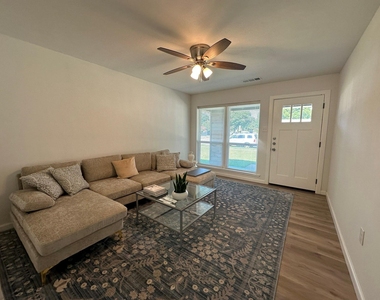 509 Dover Drive - Photo Thumbnail 6