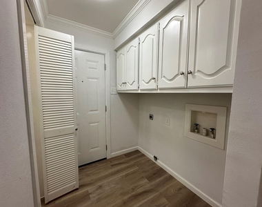 509 Dover Drive - Photo Thumbnail 14