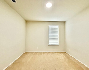 2336 Bermont Red Lane - Photo Thumbnail 13