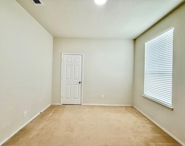 2336 Bermont Red Lane - Photo Thumbnail 14