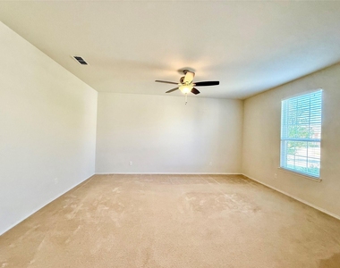 2336 Bermont Red Lane - Photo Thumbnail 10
