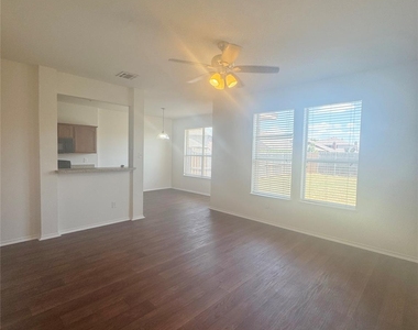 2264 Stonebrook Lane - Photo Thumbnail 2