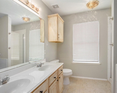 4225 Silverwood Trail - Photo Thumbnail 12