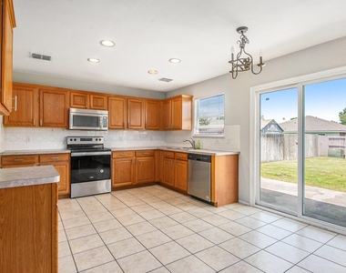 4225 Silverwood Trail - Photo Thumbnail 5