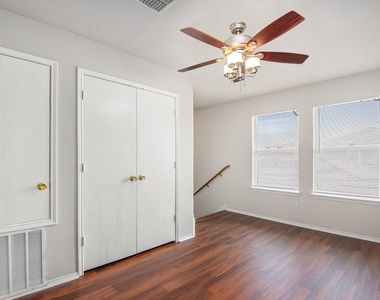 4225 Silverwood Trail - Photo Thumbnail 11