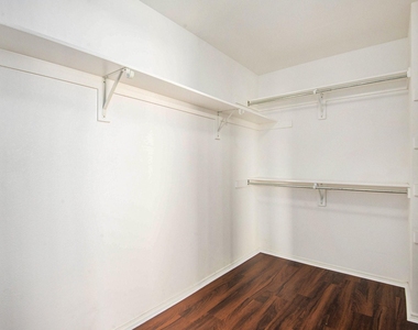 4225 Silverwood Trail - Photo Thumbnail 13