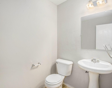 4225 Silverwood Trail - Photo Thumbnail 8