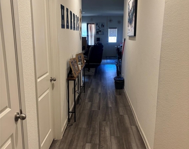 1878 Everglades Drive - Photo Thumbnail 10