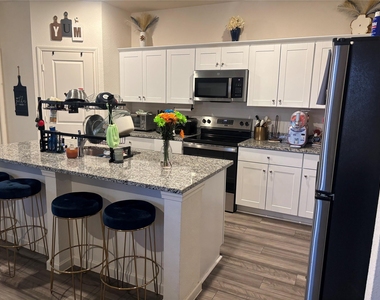1878 Everglades Drive - Photo Thumbnail 8