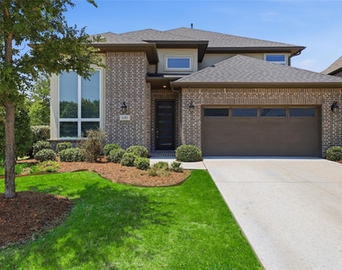 2101 Hebert Court - Photo Thumbnail 1