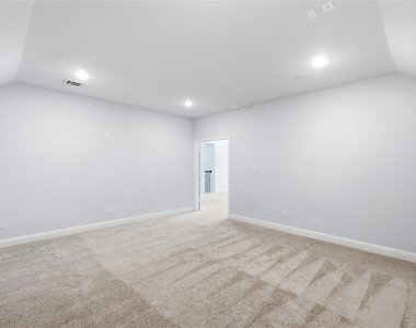 2101 Hebert Court - Photo Thumbnail 21
