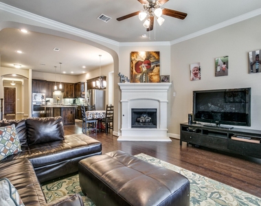 1010 Crystal Oak Lane - Photo Thumbnail 13
