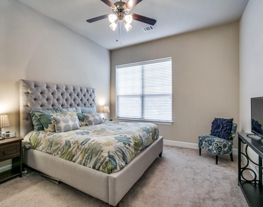 1010 Crystal Oak Lane - Photo Thumbnail 16