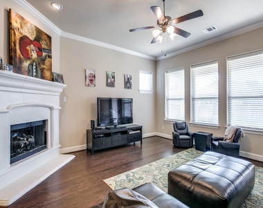 1010 Crystal Oak Lane - Photo Thumbnail 14