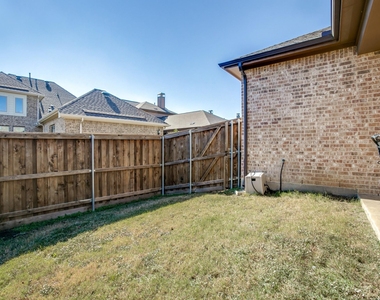 1010 Crystal Oak Lane - Photo Thumbnail 24