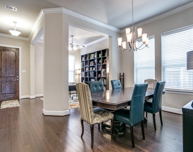 1010 Crystal Oak Lane - Photo Thumbnail 2
