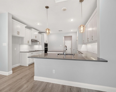 125 Joshua Tree Court - Photo Thumbnail 7