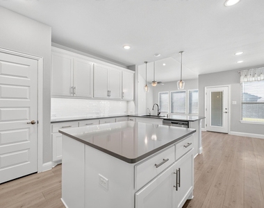 125 Joshua Tree Court - Photo Thumbnail 5