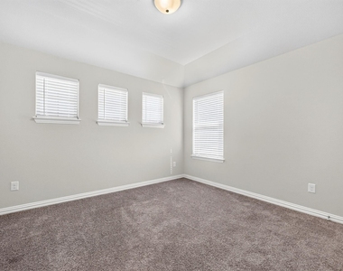 125 Joshua Tree Court - Photo Thumbnail 29