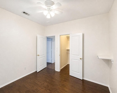 9518 Prestmont Place - Photo Thumbnail 8
