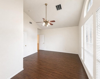 9518 Prestmont Place - Photo Thumbnail 28