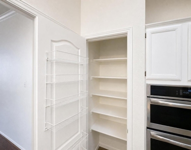 9518 Prestmont Place - Photo Thumbnail 15