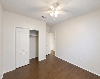 9518 Prestmont Place - Photo Thumbnail 5