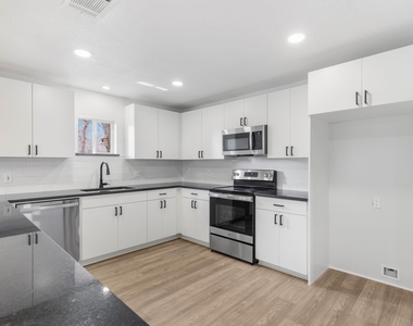 321 Crescent Drive - Photo Thumbnail 15