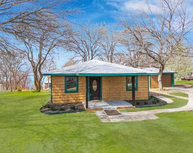 321 Crescent Drive - Photo Thumbnail 2