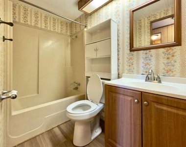 205 W Long Street - Photo Thumbnail 8