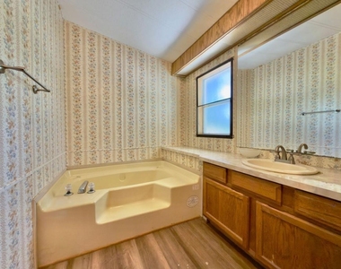 205 W Long Street - Photo Thumbnail 10