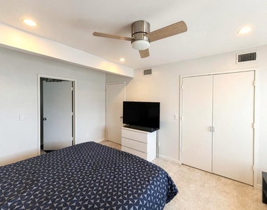 4122 Travis Street - Photo Thumbnail 9