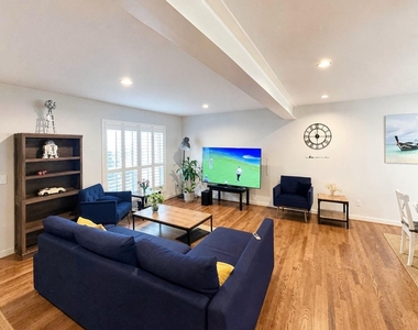 4122 Travis Street - Photo Thumbnail 17