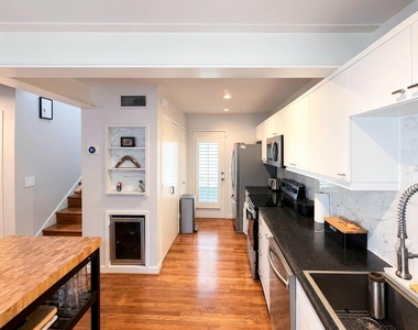 4122 Travis Street - Photo Thumbnail 15