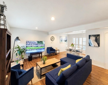4122 Travis Street - Photo Thumbnail 18