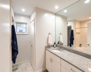 4122 Travis Street - Photo Thumbnail 20