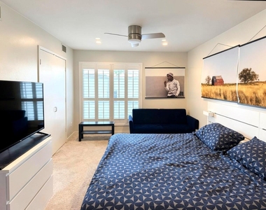 4122 Travis Street - Photo Thumbnail 10