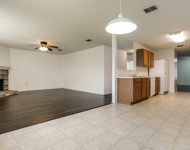 2800 Bissell Way - Photo Thumbnail 10