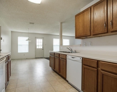 2800 Bissell Way - Photo Thumbnail 13