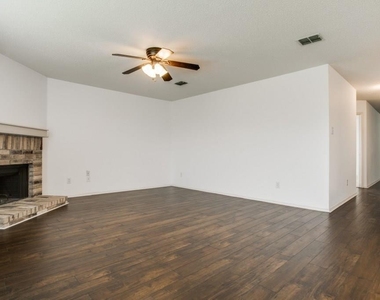 2800 Bissell Way - Photo Thumbnail 6