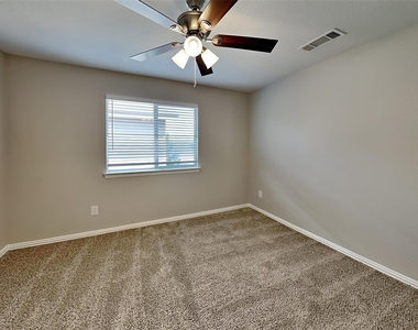 11860 Porcupine Drive - Photo Thumbnail 14
