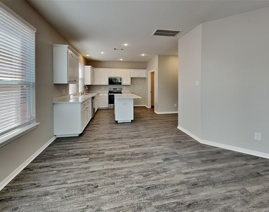 11860 Porcupine Drive - Photo Thumbnail 4
